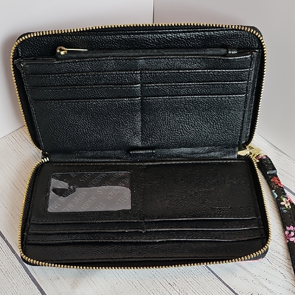 Steve Madden Black Floral Zip Around Wallet/Wristlet - Picture 9 of 12